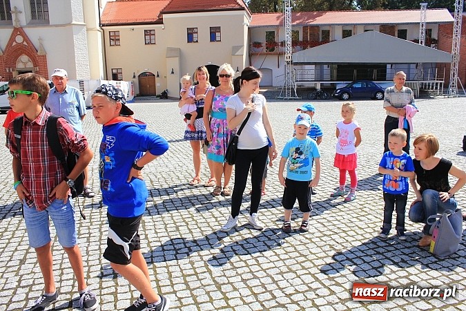 Zdjęcie w galerii na portalu naszraciborz.pl: Strażacy i ratownicy w akcji na Zamku. Rozcięli wrak, udzielili pierwszej pomocy wiadomości z regionu