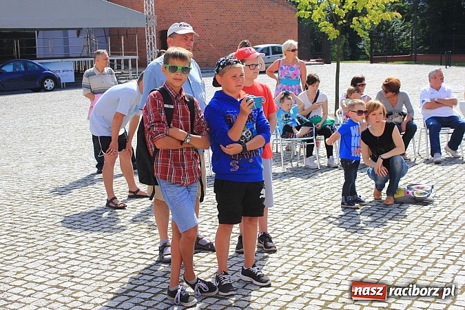 Zdjęcie w galerii na portalu naszraciborz.pl: Strażacy i ratownicy w akcji na Zamku. Rozcięli wrak, udzielili pierwszej pomocy wiadomości z regionu