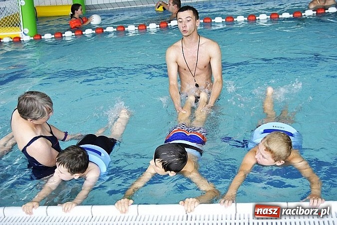 Zdjęcie w galerii na portalu naszraciborz.pl: Nauka pływania dla każdego w H2Ostróg wiadomości z regionu