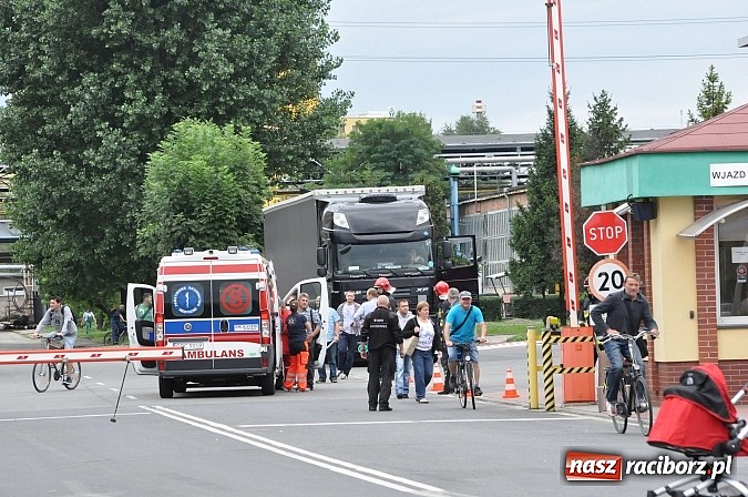 Zdjęcie w galerii na portalu naszraciborz.pl: Chemicy z Bielska-Białej wezwani do zbadania przesyłki z Anglii dostarczonej do Rafako wiadomości z regionu