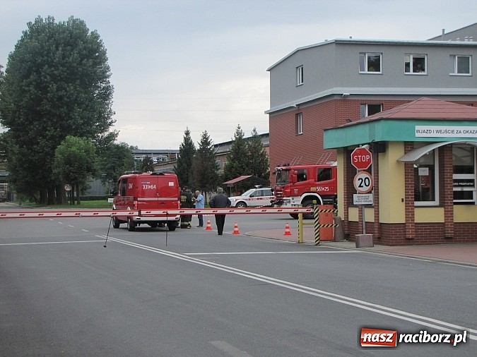 Zdjęcie w galerii na portalu naszraciborz.pl: Akcja w Rafako zakończona. Nie ma zagrożenia, ale przesyłka z Anglii do utylizacji wiadomości z regionu