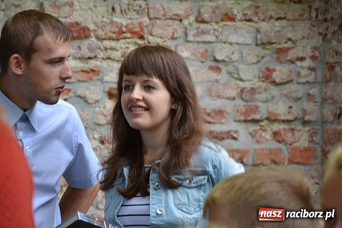 Zdjęcie w galerii na portalu naszraciborz.pl: Jedni poszli z torbami, kościelny z plecakiem. Festyn Parafialny w Rudach! wiadomości z regionu