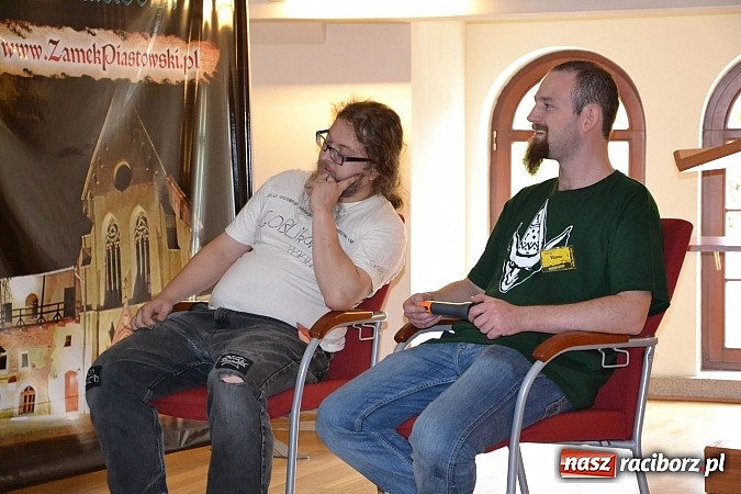 Zdjęcie w galerii na portalu naszraciborz.pl: Przewodas spotkał się z czytelnikami na zamku wiadomości z regionu