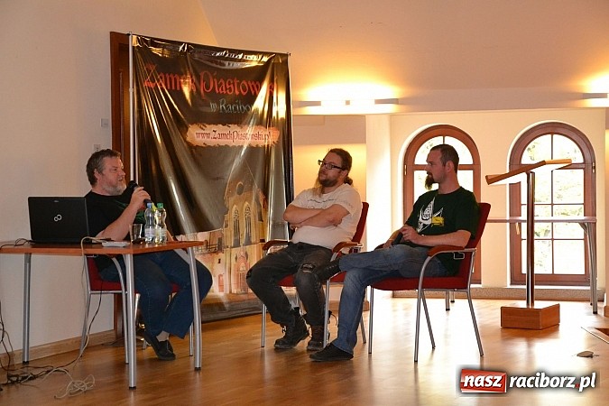 Zdjęcie w galerii na portalu naszraciborz.pl: Przewodas spotkał się z czytelnikami na zamku wiadomości z regionu