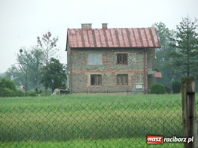 Zdjęcie w galerii na portalu naszraciborz.pl: Straszny dom na skraju Ciechowic wiadomości z regionu