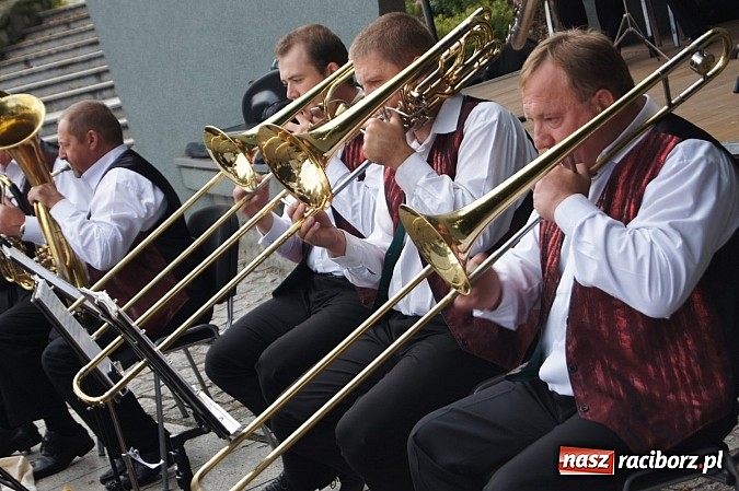 Zdjęcie w galerii na portalu naszraciborz.pl: Plania na finał koncertów letnich w Parku Roth  wiadomości z regionu