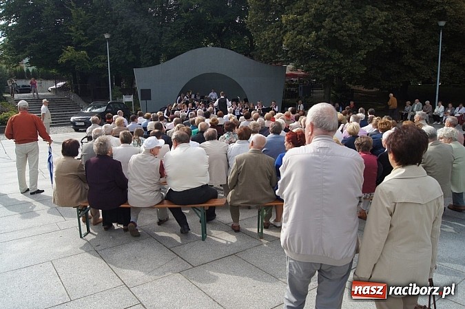 Zdjęcie w galerii na portalu naszraciborz.pl: Plania na finał koncertów letnich w Parku Roth  wiadomości z regionu
