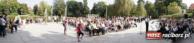 Zdjęcie w galerii na portalu naszraciborz.pl: Plania na finał koncertów letnich w Parku Roth  wiadomości z regionu