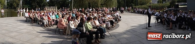 Zdjęcie w galerii na portalu naszraciborz.pl: Plania na finał koncertów letnich w Parku Roth  wiadomości z regionu