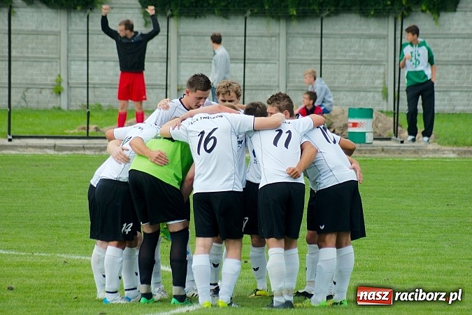 Zdjęcie w galerii na portalu naszraciborz.pl: Nerwowo w starciu beniaminków. Rezerwy Tworkowa lepsze od Wojnowic wiadomości z regionu