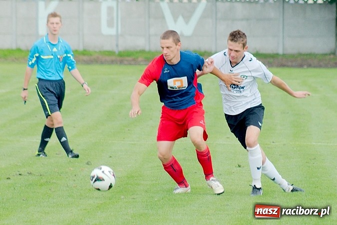 Zdjęcie w galerii na portalu naszraciborz.pl: Nerwowo w starciu beniaminków. Rezerwy Tworkowa lepsze od Wojnowic wiadomości z regionu