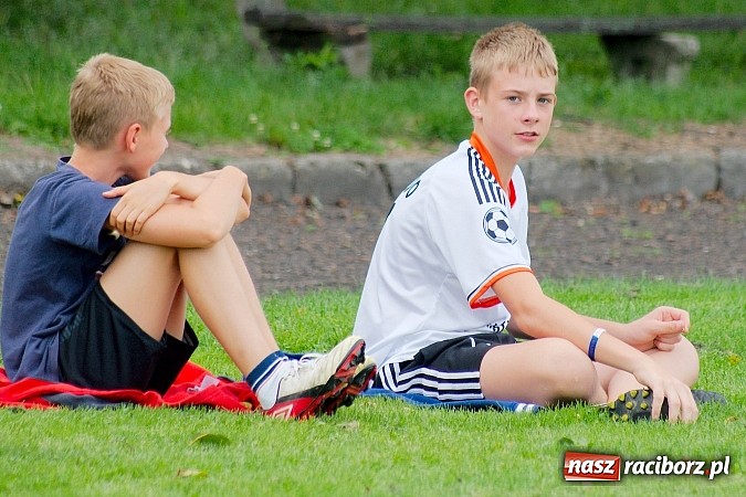 Zdjęcie w galerii na portalu naszraciborz.pl: Nerwowo w starciu beniaminków. Rezerwy Tworkowa lepsze od Wojnowic wiadomości z regionu