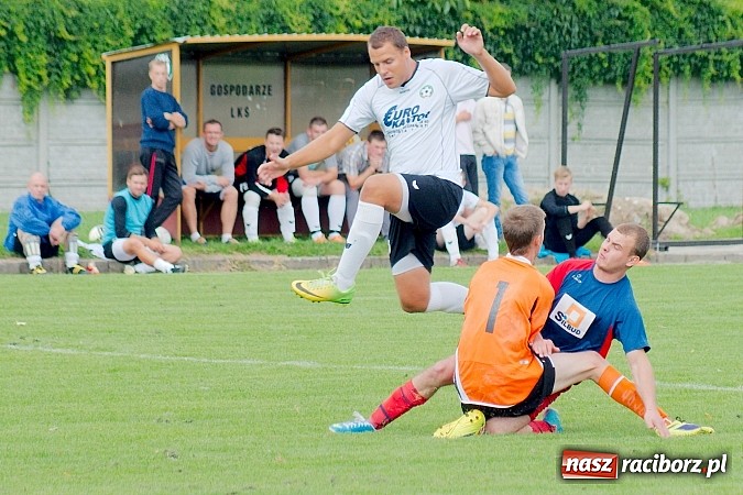 Zdjęcie w galerii na portalu naszraciborz.pl: Nerwowo w starciu beniaminków. Rezerwy Tworkowa lepsze od Wojnowic wiadomości z regionu