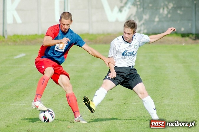 Zdjęcie w galerii na portalu naszraciborz.pl: Nerwowo w starciu beniaminków. Rezerwy Tworkowa lepsze od Wojnowic wiadomości z regionu