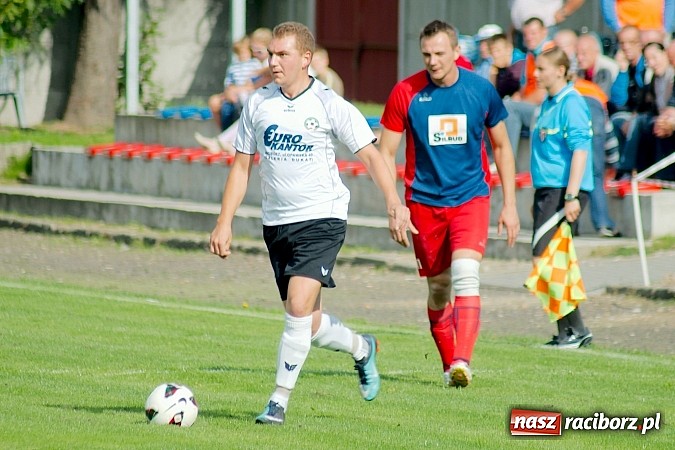 Zdjęcie w galerii na portalu naszraciborz.pl: Nerwowo w starciu beniaminków. Rezerwy Tworkowa lepsze od Wojnowic wiadomości z regionu