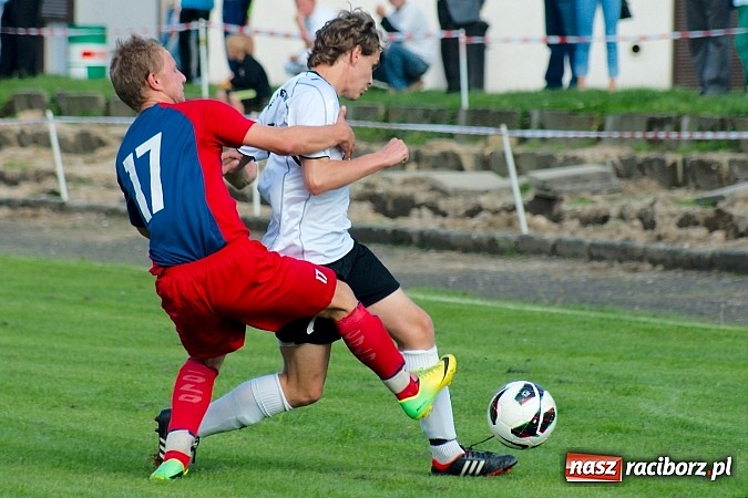 Zdjęcie w galerii na portalu naszraciborz.pl: Nerwowo w starciu beniaminków. Rezerwy Tworkowa lepsze od Wojnowic wiadomości z regionu