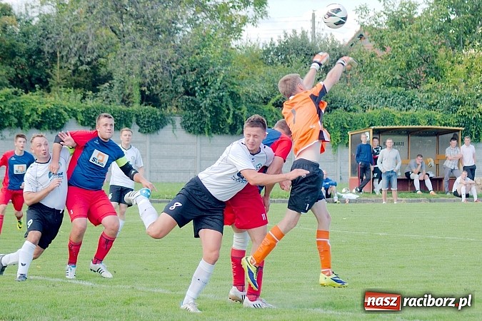 Zdjęcie w galerii na portalu naszraciborz.pl: Nerwowo w starciu beniaminków. Rezerwy Tworkowa lepsze od Wojnowic wiadomości z regionu