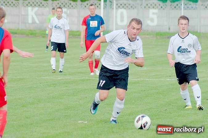 Zdjęcie w galerii na portalu naszraciborz.pl: Nerwowo w starciu beniaminków. Rezerwy Tworkowa lepsze od Wojnowic wiadomości z regionu