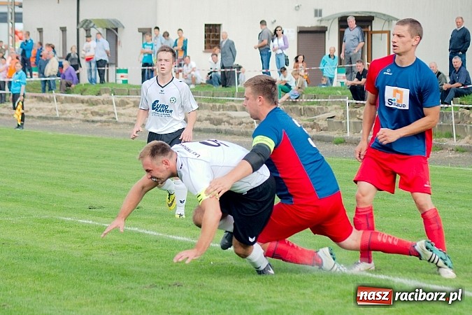 Zdjęcie w galerii na portalu naszraciborz.pl: Nerwowo w starciu beniaminków. Rezerwy Tworkowa lepsze od Wojnowic wiadomości z regionu