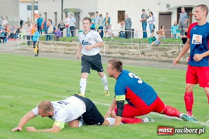 Zdjęcie w galerii na portalu naszraciborz.pl: Nerwowo w starciu beniaminków. Rezerwy Tworkowa lepsze od Wojnowic wiadomości z regionu