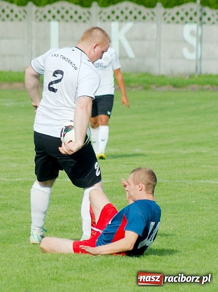 Zdjęcie w galerii na portalu naszraciborz.pl: Nerwowo w starciu beniaminków. Rezerwy Tworkowa lepsze od Wojnowic wiadomości z regionu