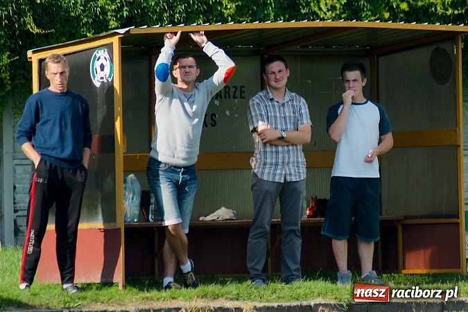 Zdjęcie w galerii na portalu naszraciborz.pl: Nerwowo w starciu beniaminków. Rezerwy Tworkowa lepsze od Wojnowic wiadomości z regionu