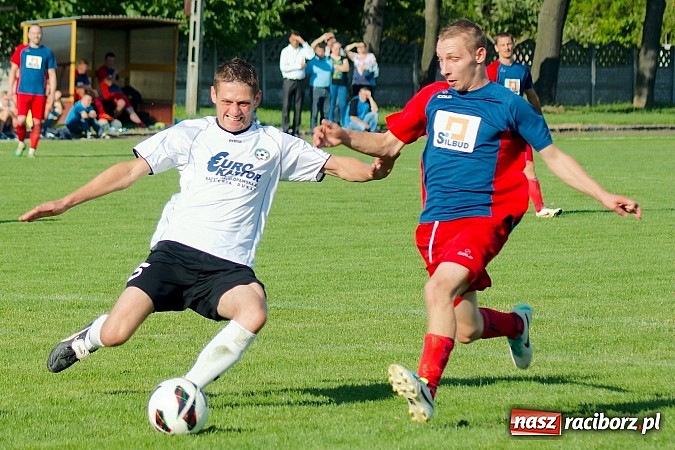 Zdjęcie w galerii na portalu naszraciborz.pl: Nerwowo w starciu beniaminków. Rezerwy Tworkowa lepsze od Wojnowic wiadomości z regionu