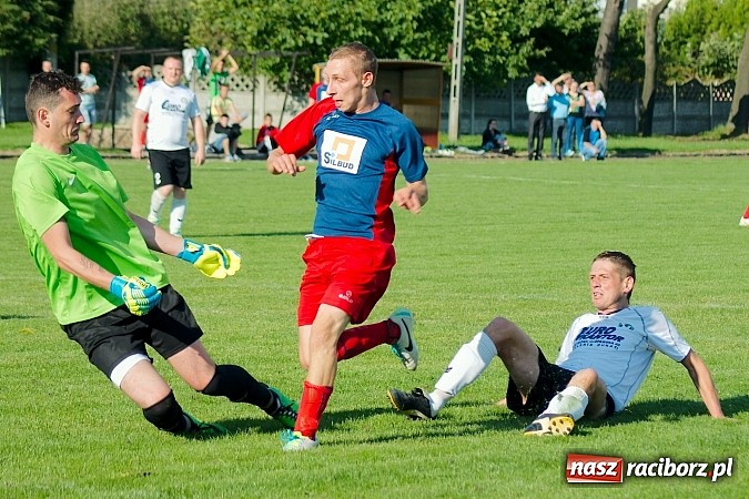 Zdjęcie w galerii na portalu naszraciborz.pl: Nerwowo w starciu beniaminków. Rezerwy Tworkowa lepsze od Wojnowic wiadomości z regionu