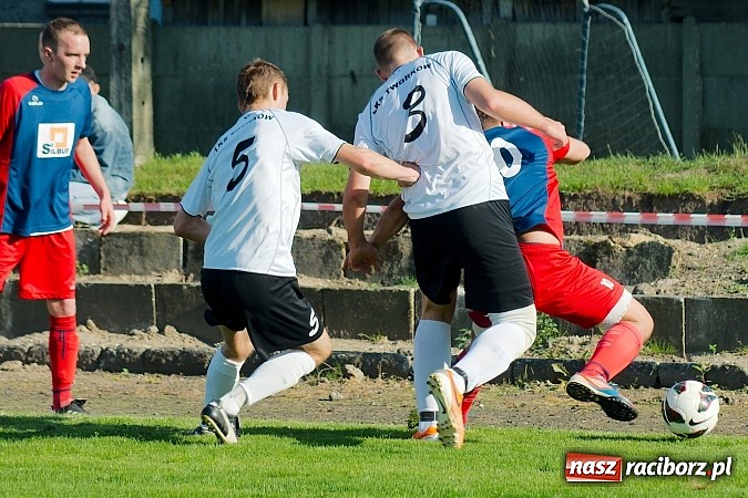 Zdjęcie w galerii na portalu naszraciborz.pl: Nerwowo w starciu beniaminków. Rezerwy Tworkowa lepsze od Wojnowic wiadomości z regionu
