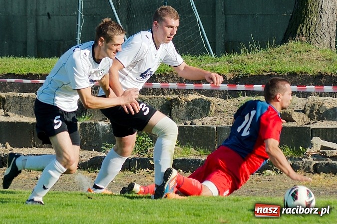 Zdjęcie w galerii na portalu naszraciborz.pl: Nerwowo w starciu beniaminków. Rezerwy Tworkowa lepsze od Wojnowic wiadomości z regionu