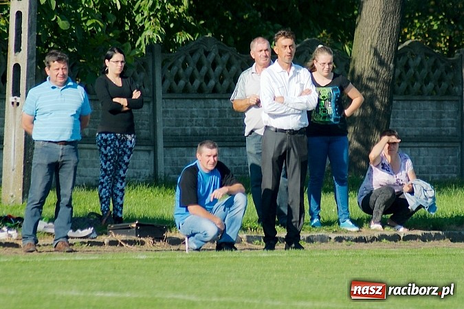 Zdjęcie w galerii na portalu naszraciborz.pl: Nerwowo w starciu beniaminków. Rezerwy Tworkowa lepsze od Wojnowic wiadomości z regionu