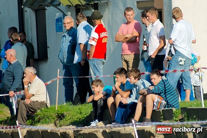 Zdjęcie w galerii na portalu naszraciborz.pl: Nerwowo w starciu beniaminków. Rezerwy Tworkowa lepsze od Wojnowic wiadomości z regionu