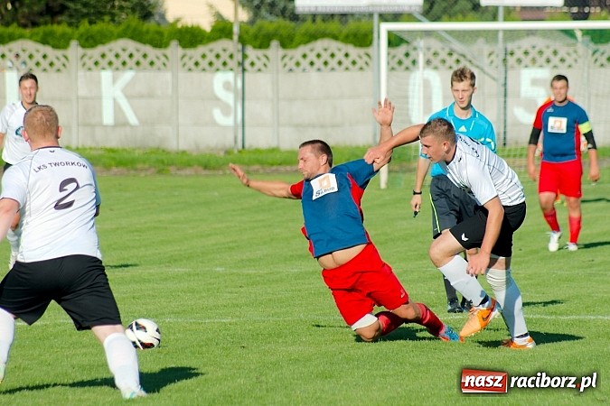 Zdjęcie w galerii na portalu naszraciborz.pl: Nerwowo w starciu beniaminków. Rezerwy Tworkowa lepsze od Wojnowic wiadomości z regionu