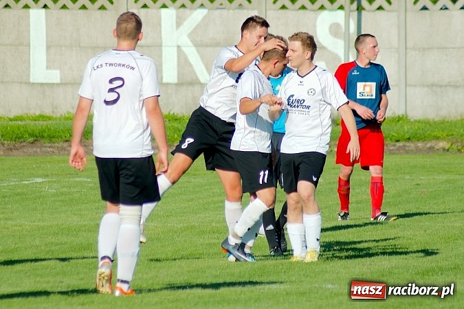 Zdjęcie w galerii na portalu naszraciborz.pl: Nerwowo w starciu beniaminków. Rezerwy Tworkowa lepsze od Wojnowic wiadomości z regionu