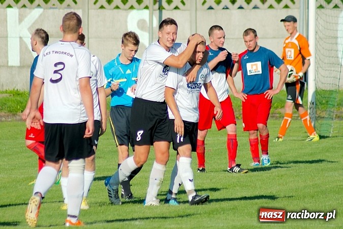 Zdjęcie w galerii na portalu naszraciborz.pl: Nerwowo w starciu beniaminków. Rezerwy Tworkowa lepsze od Wojnowic wiadomości z regionu