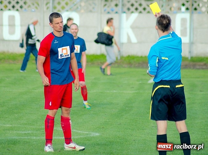 Zdjęcie w galerii na portalu naszraciborz.pl: Nerwowo w starciu beniaminków. Rezerwy Tworkowa lepsze od Wojnowic wiadomości z regionu