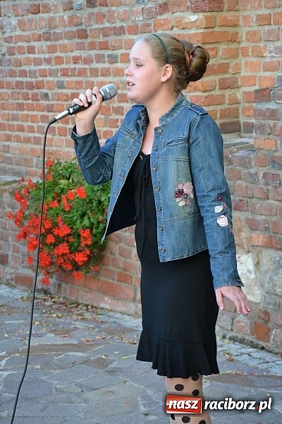 Zdjęcie w galerii na portalu naszraciborz.pl: Wychowanki MDK-u wystąpiły na zamku wiadomości z regionu