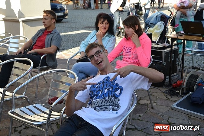 Zdjęcie w galerii na portalu naszraciborz.pl: Wychowanki MDK-u wystąpiły na zamku wiadomości z regionu