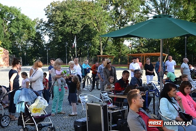 Zdjęcie w galerii na portalu naszraciborz.pl: Wychowanki MDK-u wystąpiły na zamku wiadomości z regionu