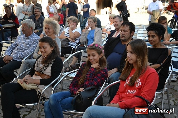 Zdjęcie w galerii na portalu naszraciborz.pl: Wychowanki MDK-u wystąpiły na zamku wiadomości z regionu