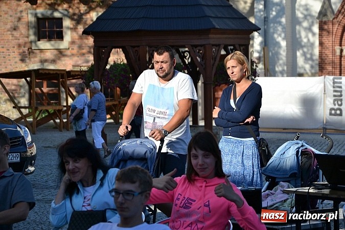 Zdjęcie w galerii na portalu naszraciborz.pl: Wychowanki MDK-u wystąpiły na zamku wiadomości z regionu