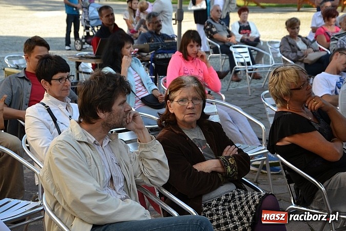 Zdjęcie w galerii na portalu naszraciborz.pl: Wychowanki MDK-u wystąpiły na zamku wiadomości z regionu