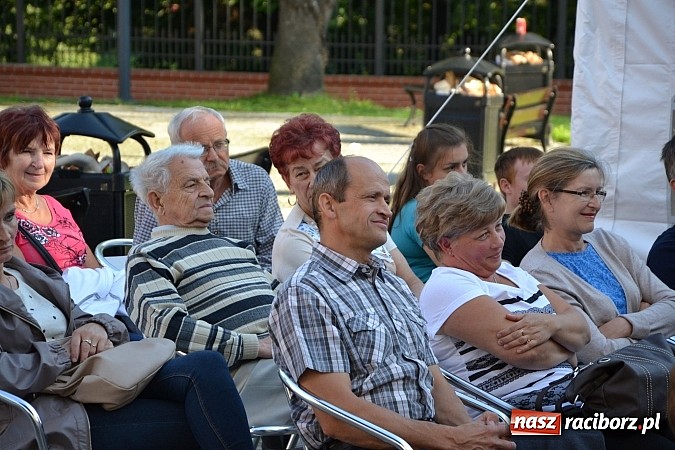 Zdjęcie w galerii na portalu naszraciborz.pl: Wychowanki MDK-u wystąpiły na zamku wiadomości z regionu