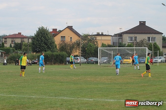 Zdjęcie w galerii na portalu naszraciborz.pl: Niespodzianka w Adamowicach. Brzezie pokonane wiadomości z regionu
