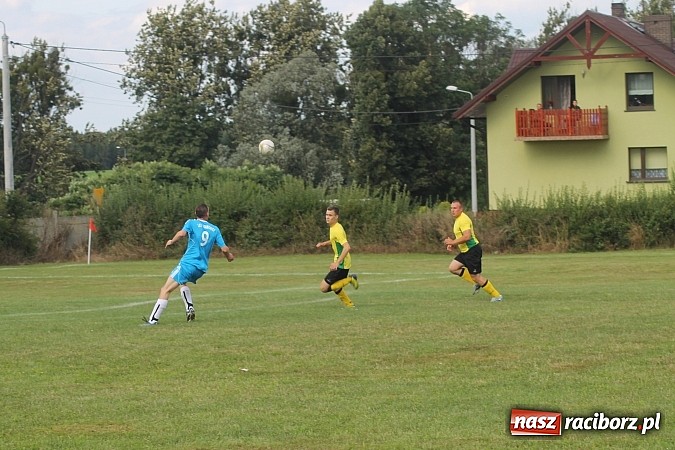 Zdjęcie w galerii na portalu naszraciborz.pl: Niespodzianka w Adamowicach. Brzezie pokonane wiadomości z regionu