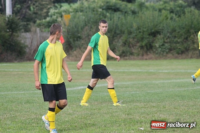 Zdjęcie w galerii na portalu naszraciborz.pl: Niespodzianka w Adamowicach. Brzezie pokonane wiadomości z regionu