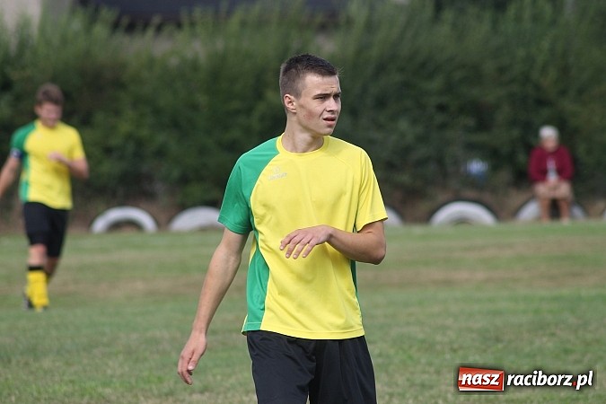 Zdjęcie w galerii na portalu naszraciborz.pl: Niespodzianka w Adamowicach. Brzezie pokonane wiadomości z regionu