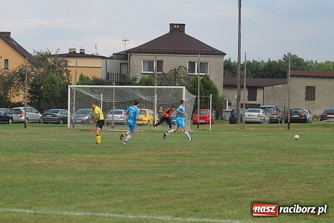 Zdjęcie w galerii na portalu naszraciborz.pl: Niespodzianka w Adamowicach. Brzezie pokonane wiadomości z regionu