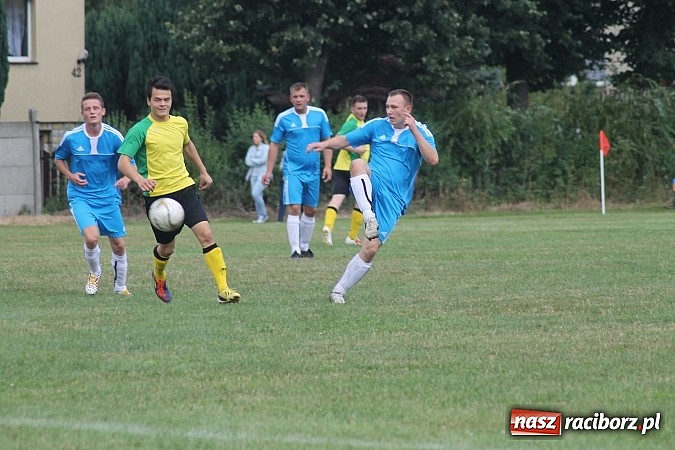 Zdjęcie w galerii na portalu naszraciborz.pl: Niespodzianka w Adamowicach. Brzezie pokonane wiadomości z regionu