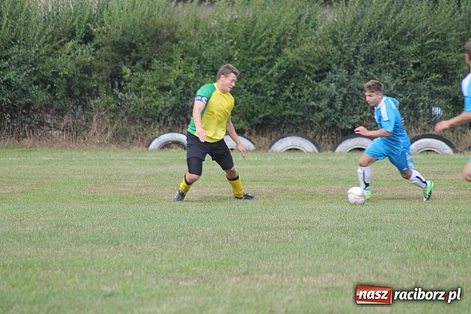 Zdjęcie w galerii na portalu naszraciborz.pl: Niespodzianka w Adamowicach. Brzezie pokonane wiadomości z regionu